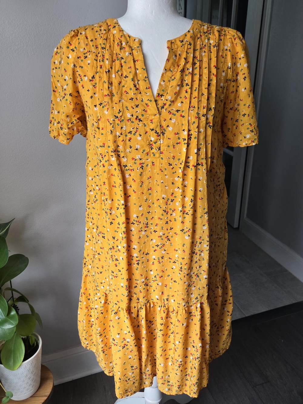 LOFT Floral Pintucked Flounce Dress Yellow Ditsy Boho Babydoll Size Small S
